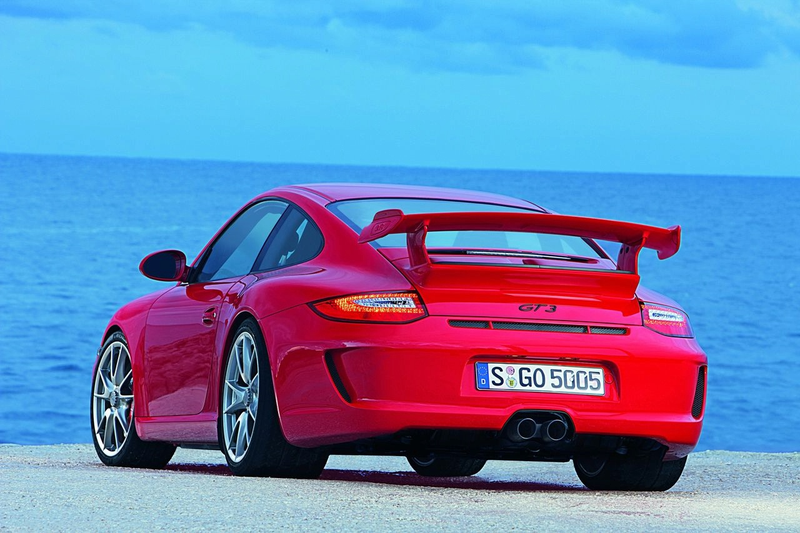 Illustration for article titled 2010 Porsche 911 GT3: Santa's 435 HP Sleigh